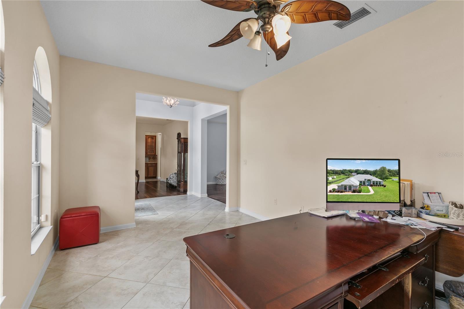 Image 10 of 66 For 7811 Laurel View Drive