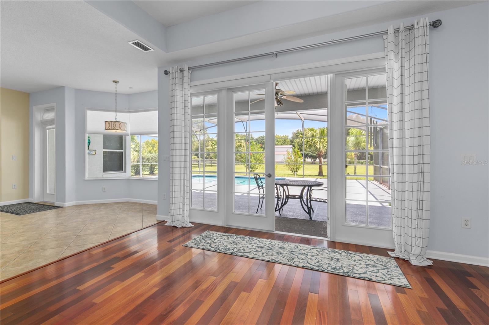 Image 13 of 66 For 7811 Laurel View Drive