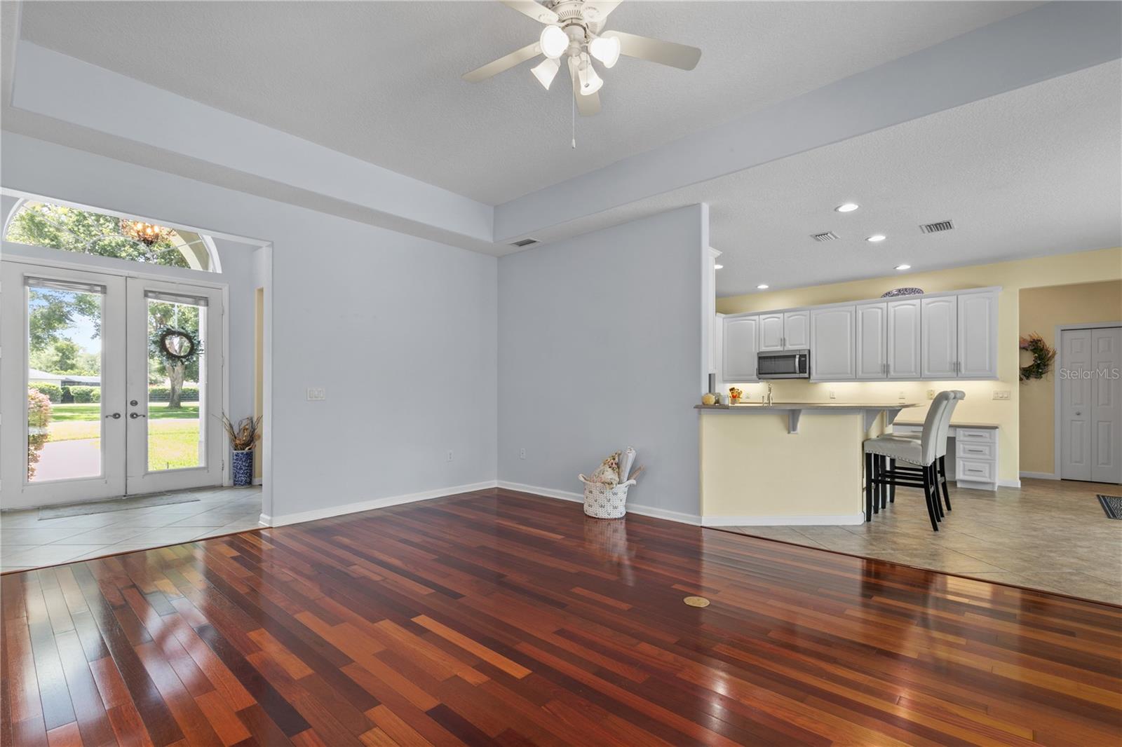 Image 14 of 66 For 7811 Laurel View Drive