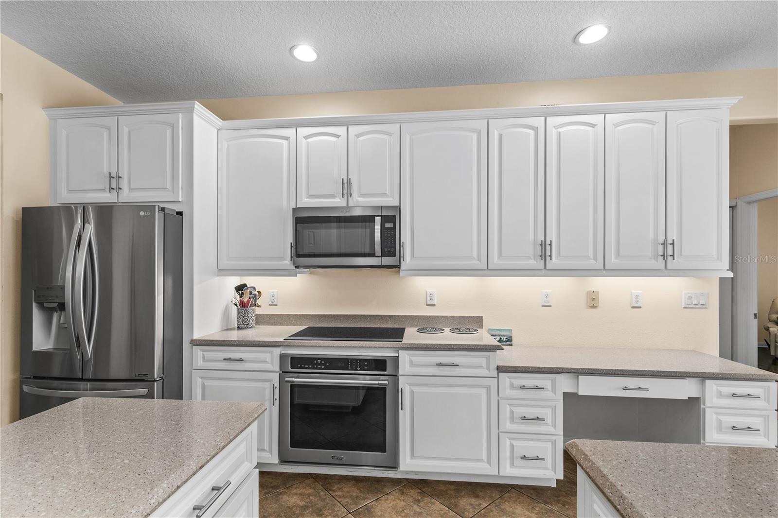 Image 20 of 66 For 7811 Laurel View Drive