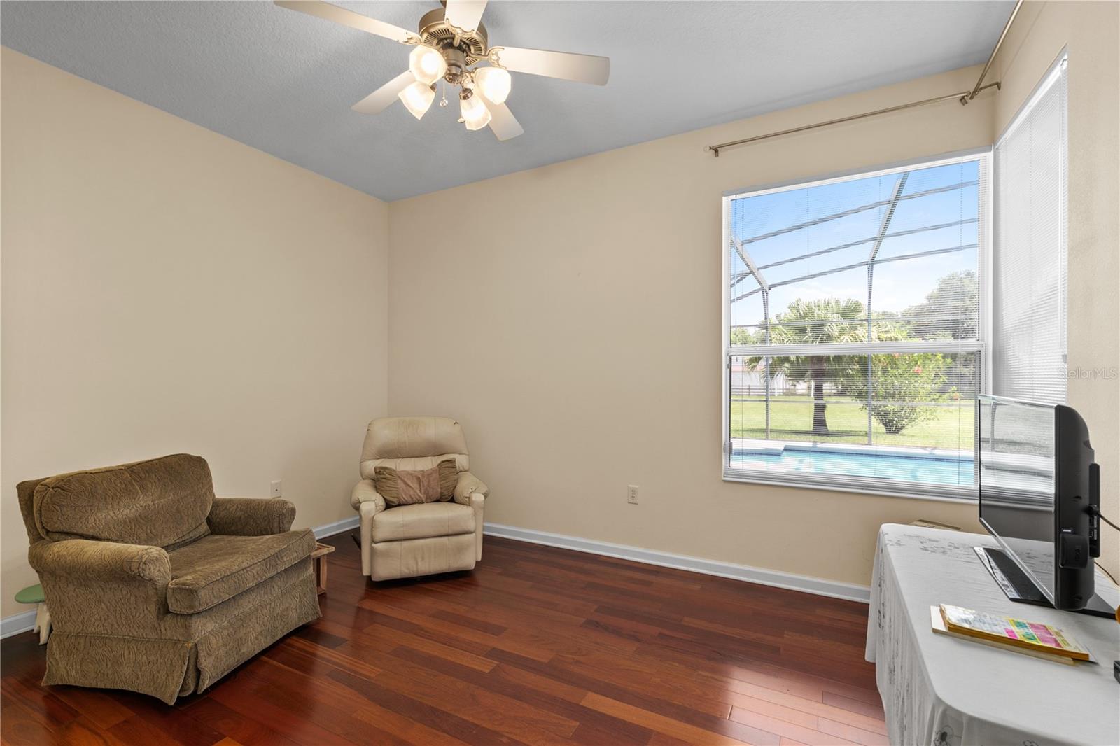 Image 33 of 66 For 7811 Laurel View Drive