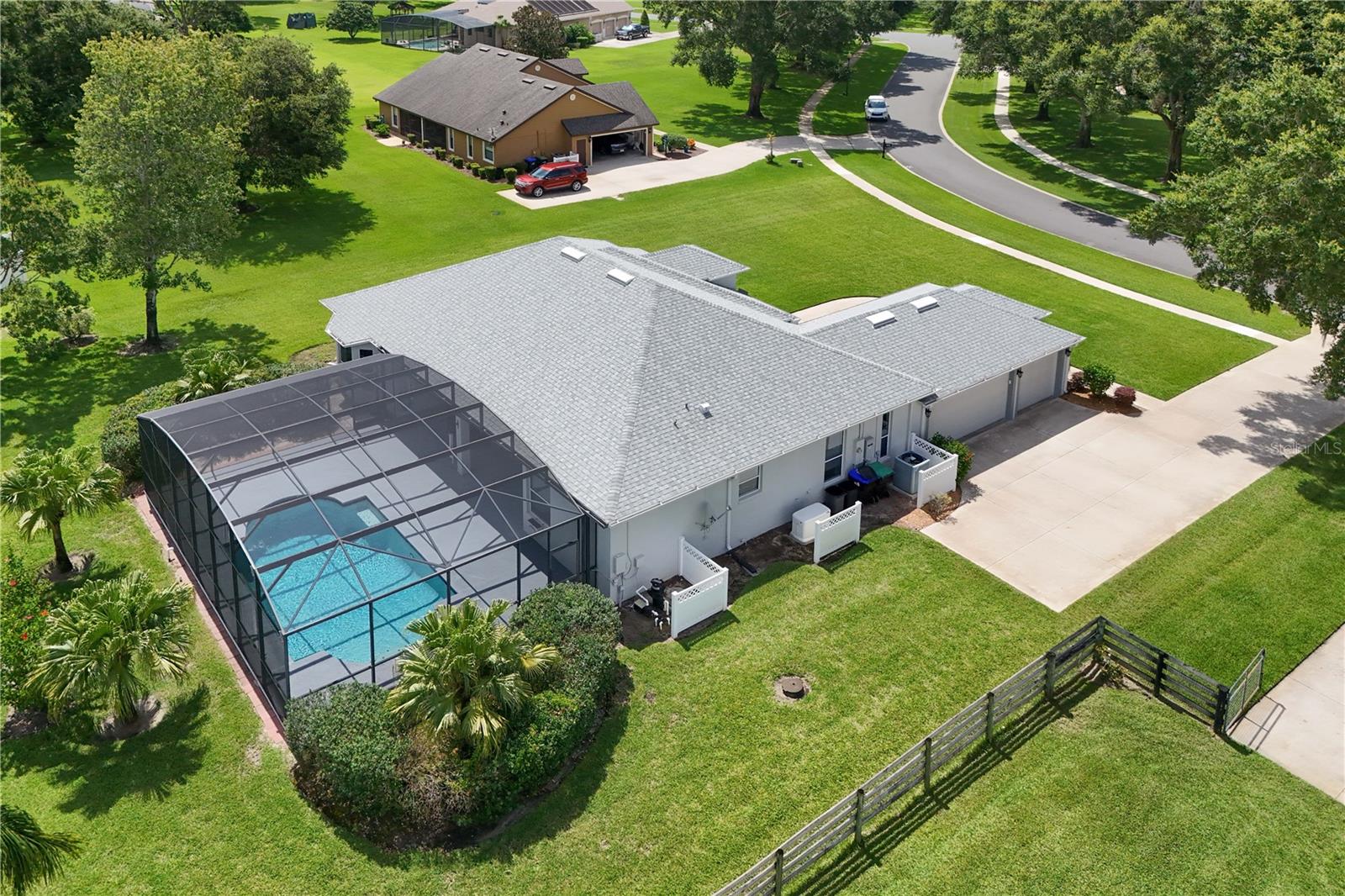 Image 4 of 66 For 7811 Laurel View Drive