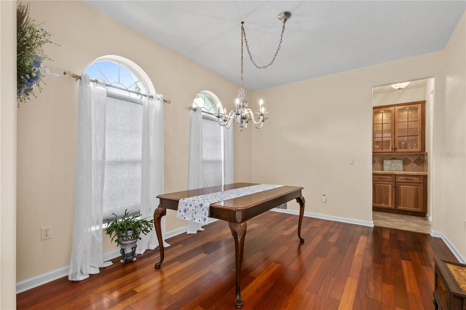 Image 7 of 66 For 7811 Laurel View Drive