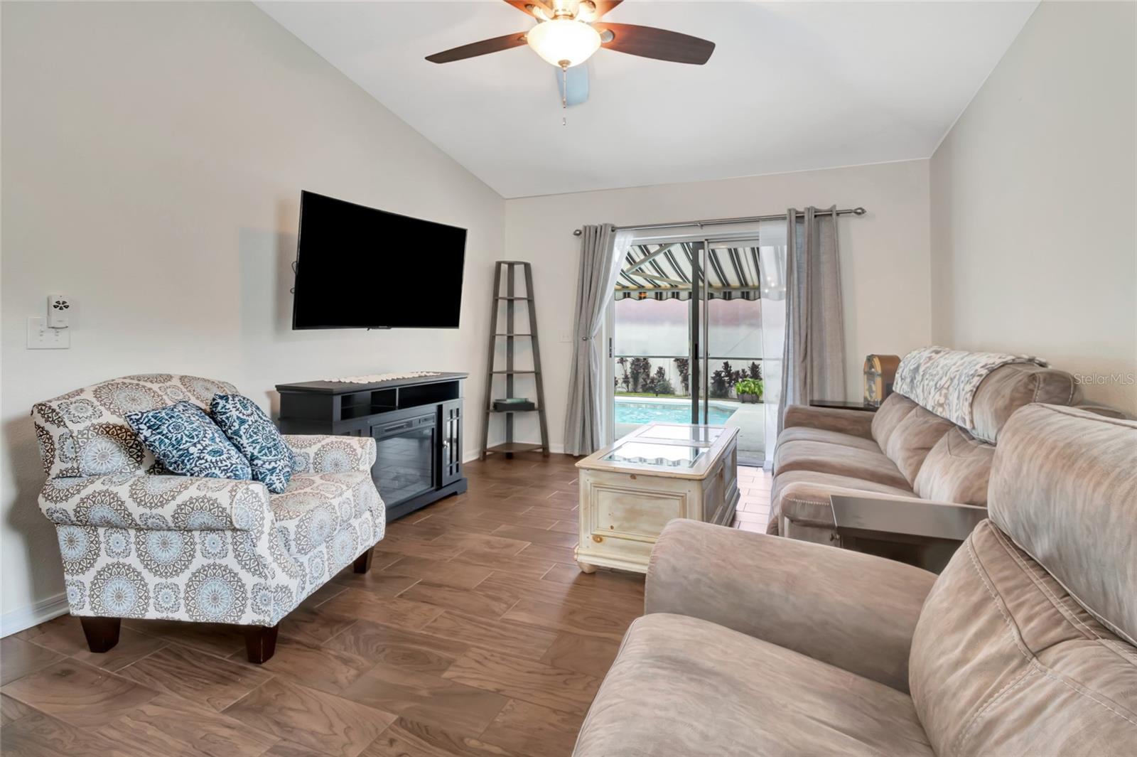 Image 10 of 31 For 2305 Foxtree Road