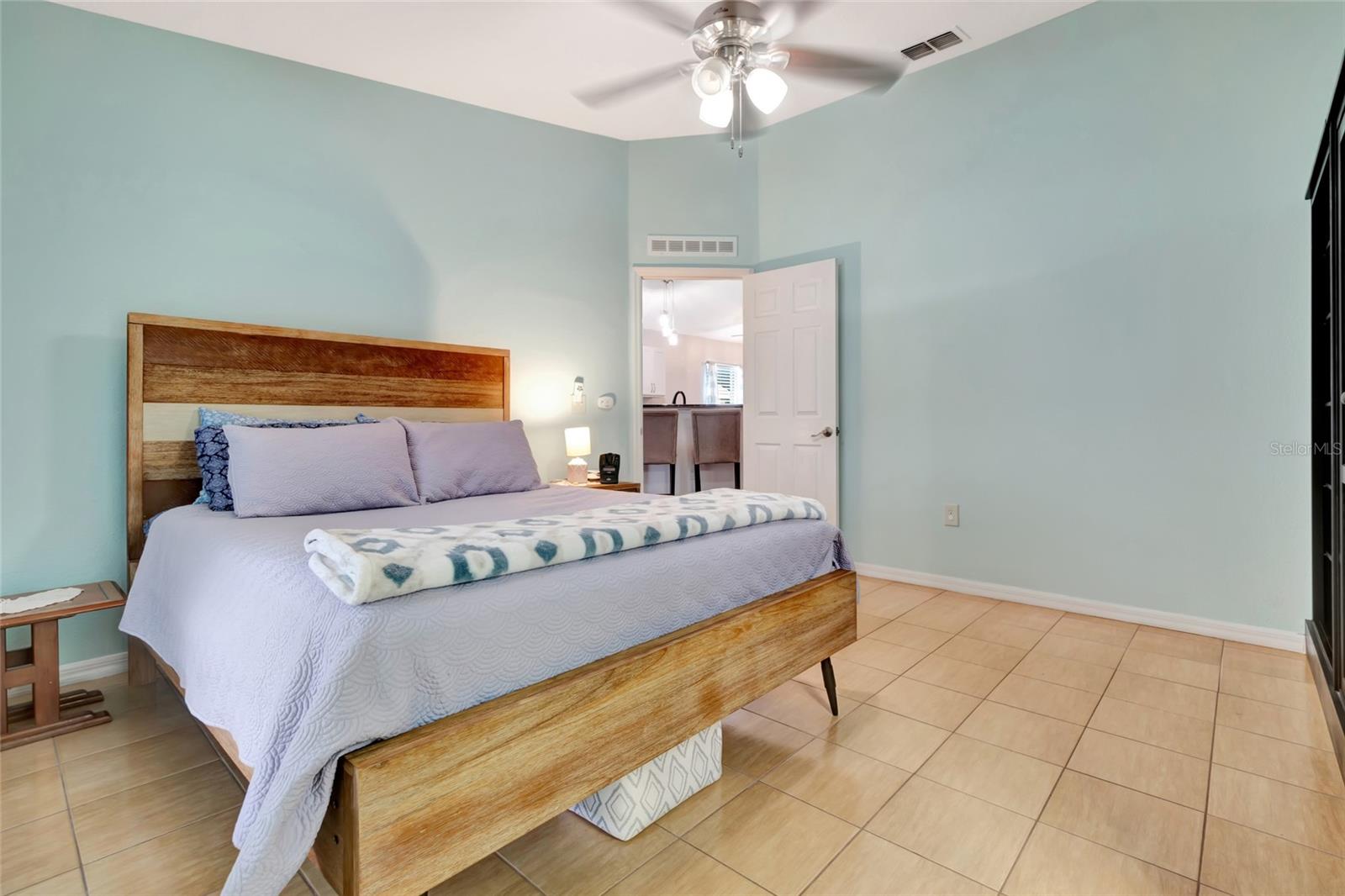 Image 16 of 31 For 2305 Foxtree Road