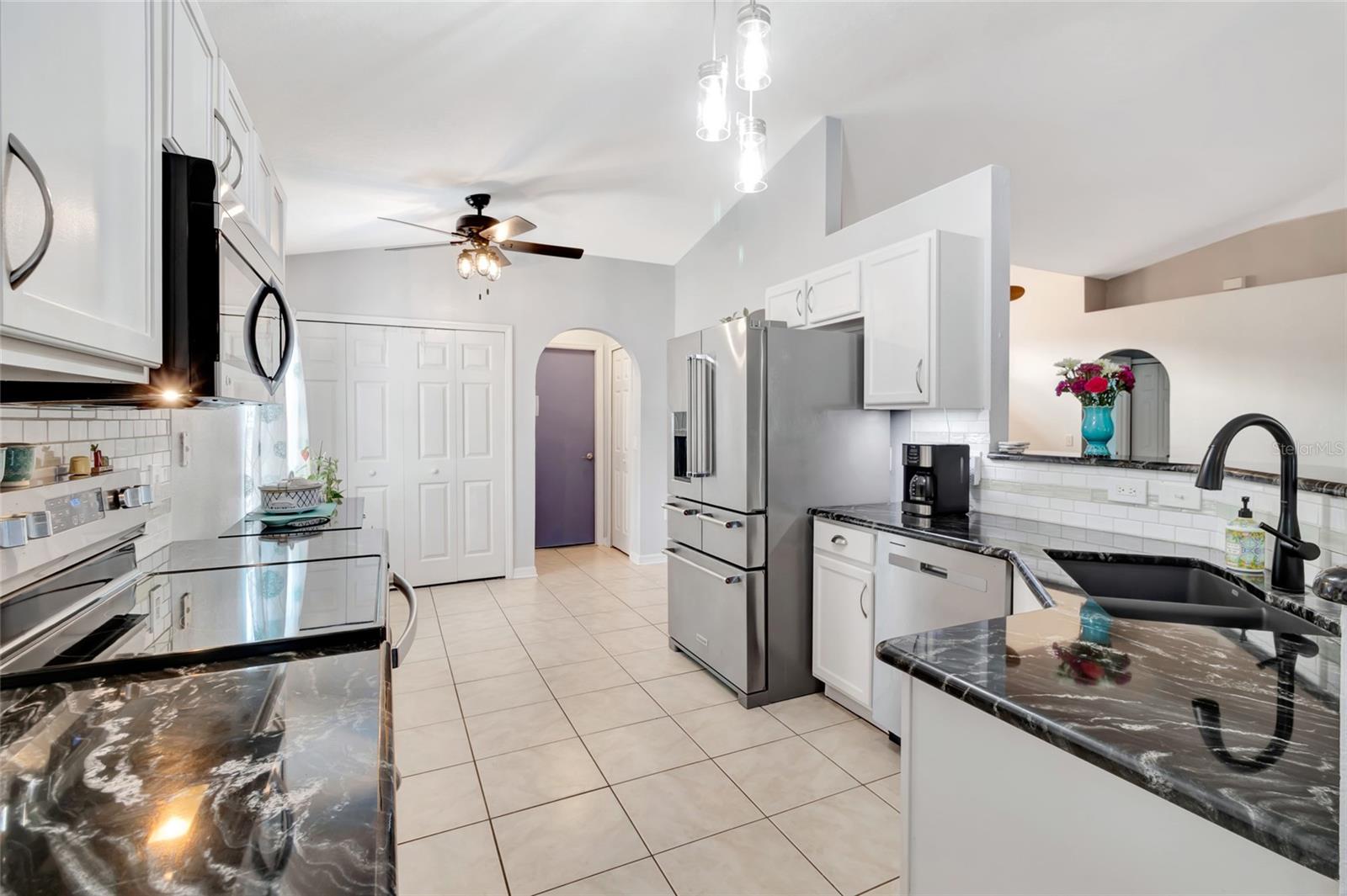 Image 6 of 31 For 2305 Foxtree Road