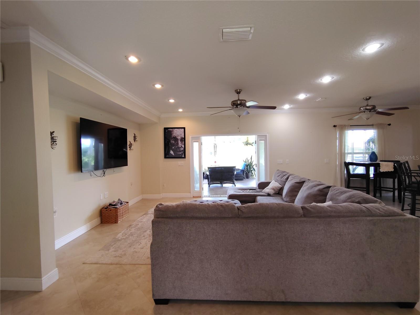 Image 19 of 40 For 876 Cr 467  