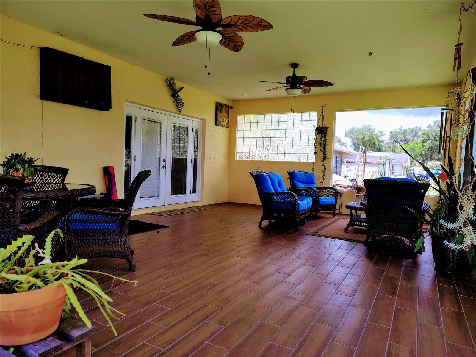 Image 22 of 40 For 876 Cr 467  