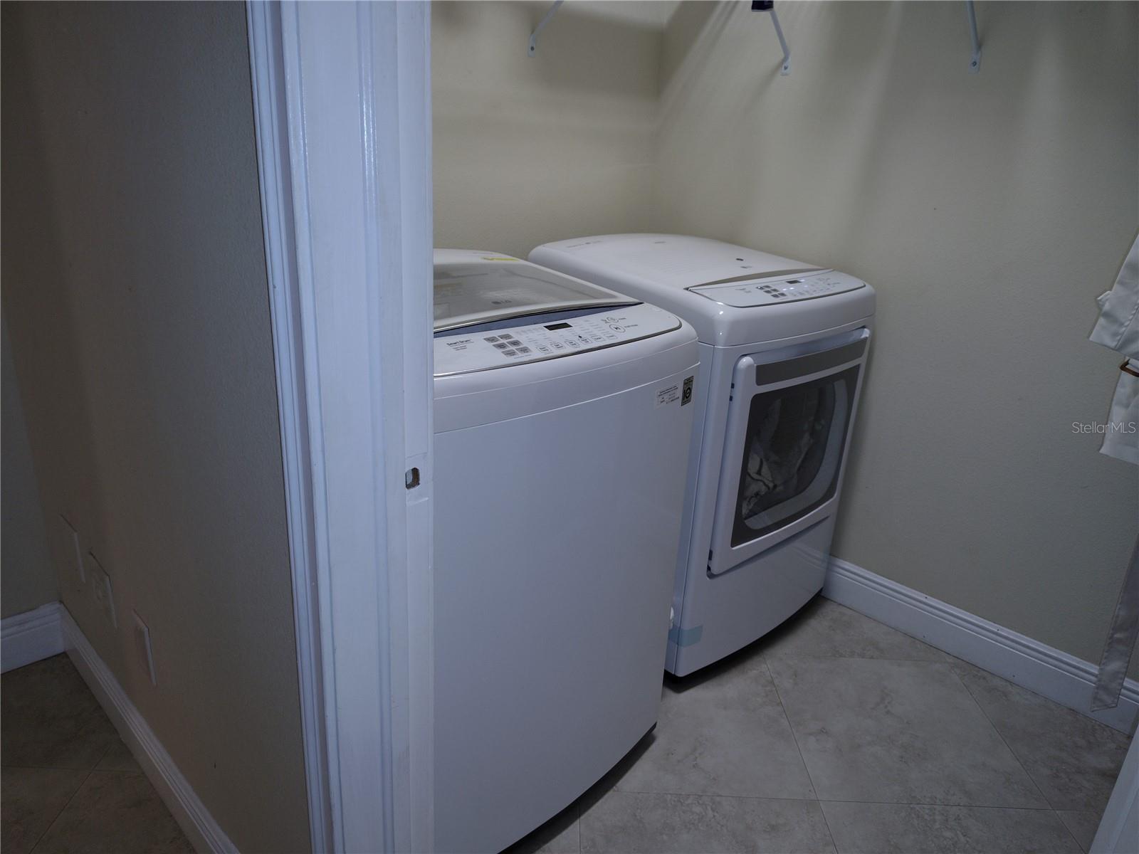 Image 33 of 40 For 876 Cr 467  