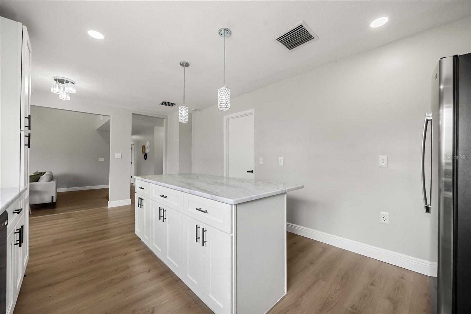 Image 6 of 31 For 8602 Larwin Lane