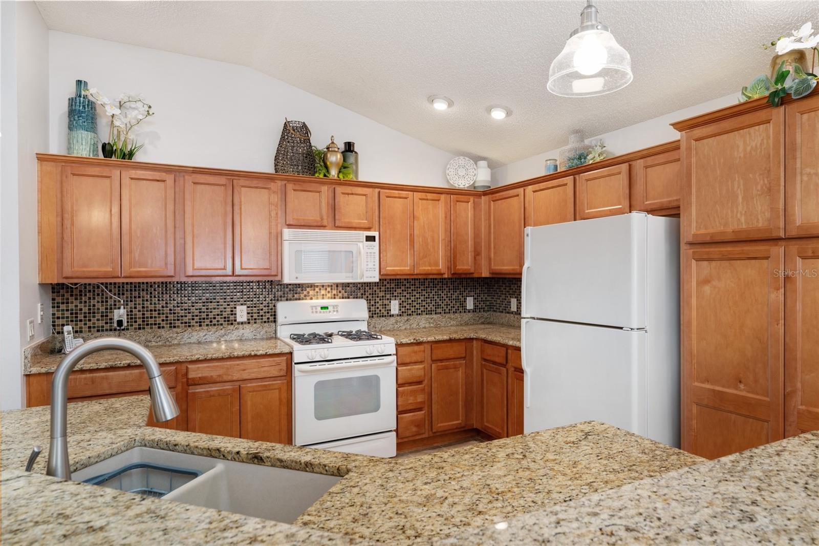 Listing photo id 9 for 1731 Mount Carmel Terrace