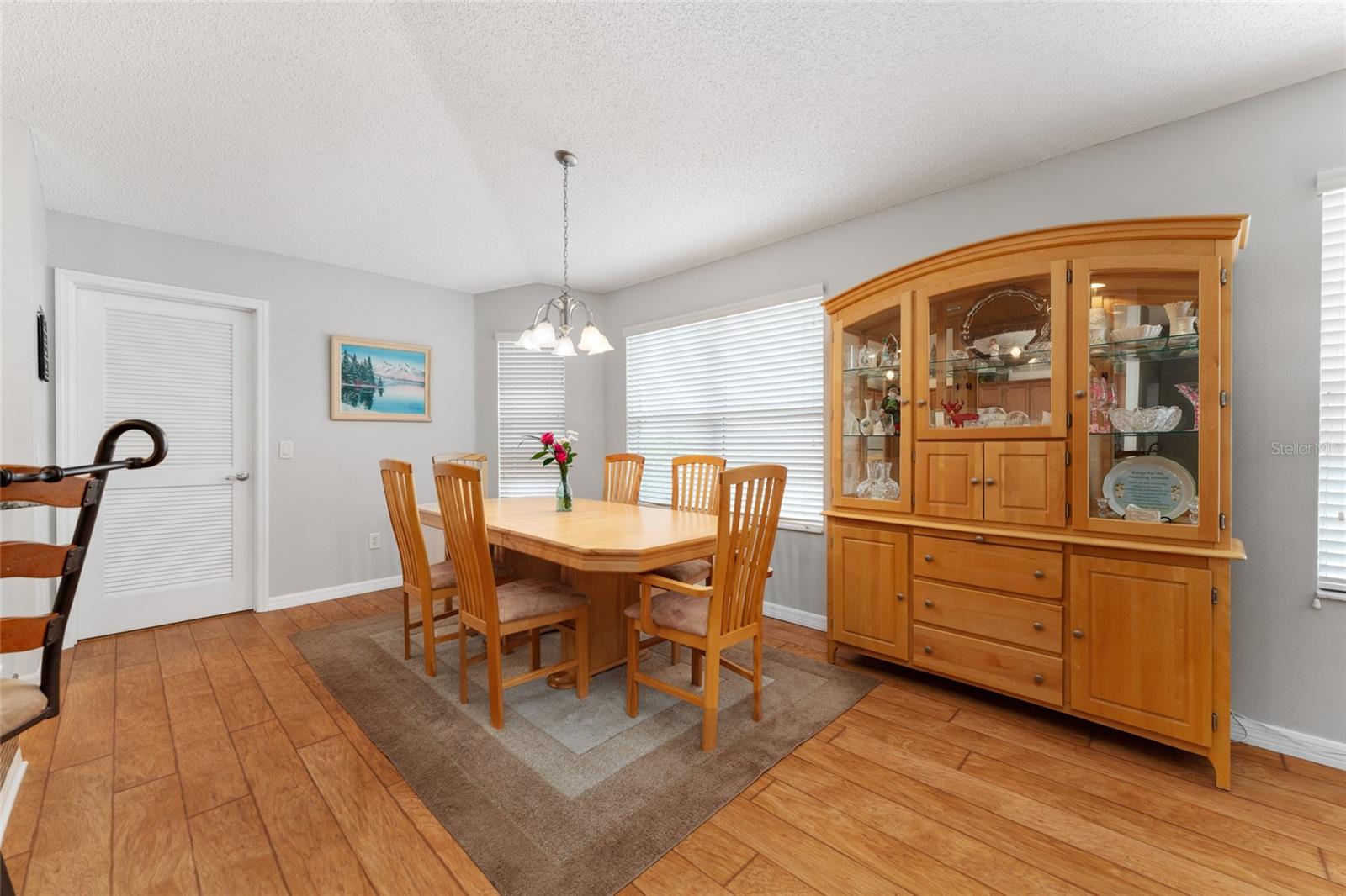 Listing photo id 12 for 1731 Mount Carmel Terrace