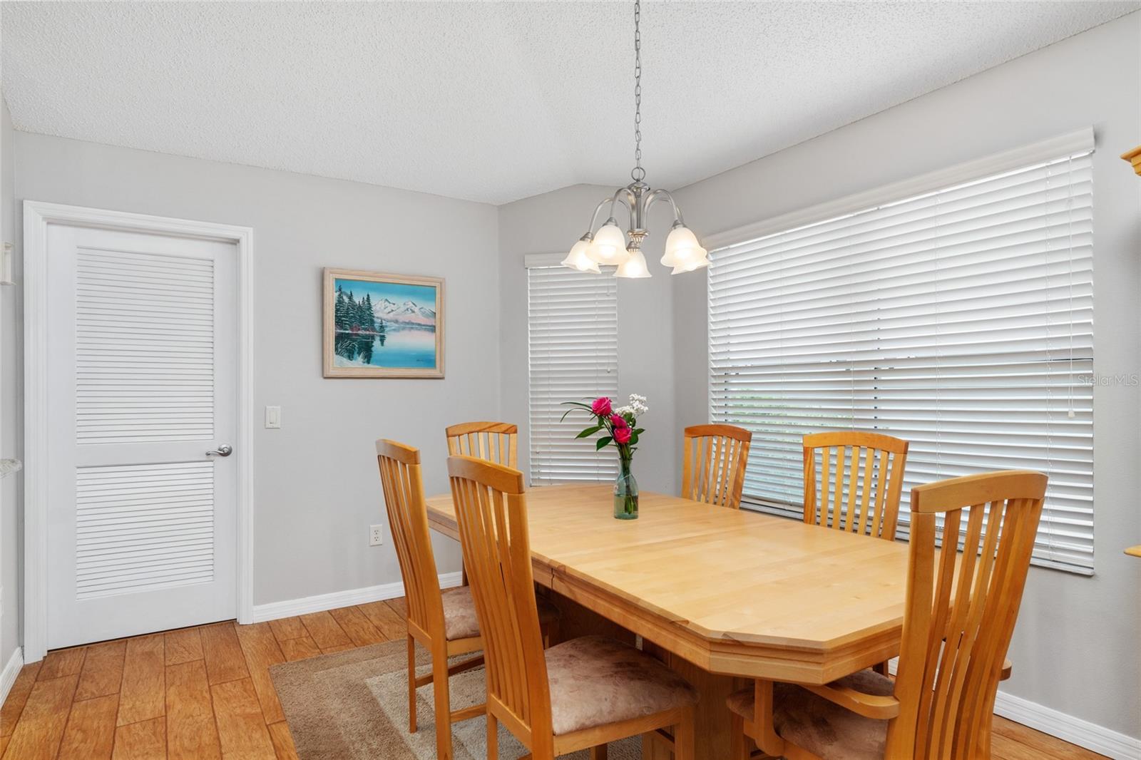 Listing photo id 13 for 1731 Mount Carmel Terrace