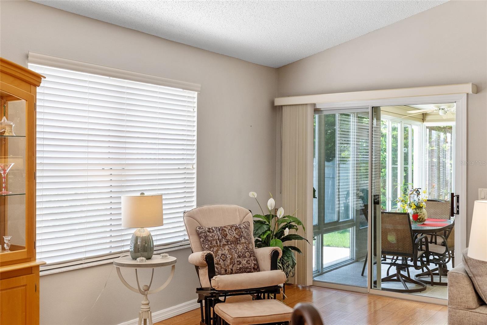 Listing photo id 14 for 1731 Mount Carmel Terrace