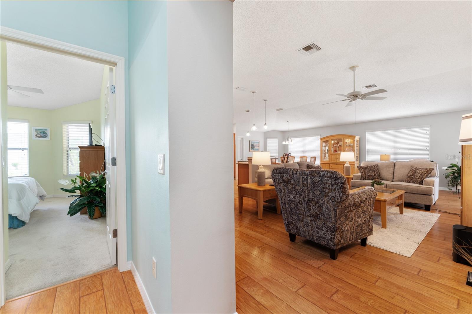 Listing photo id 15 for 1731 Mount Carmel Terrace