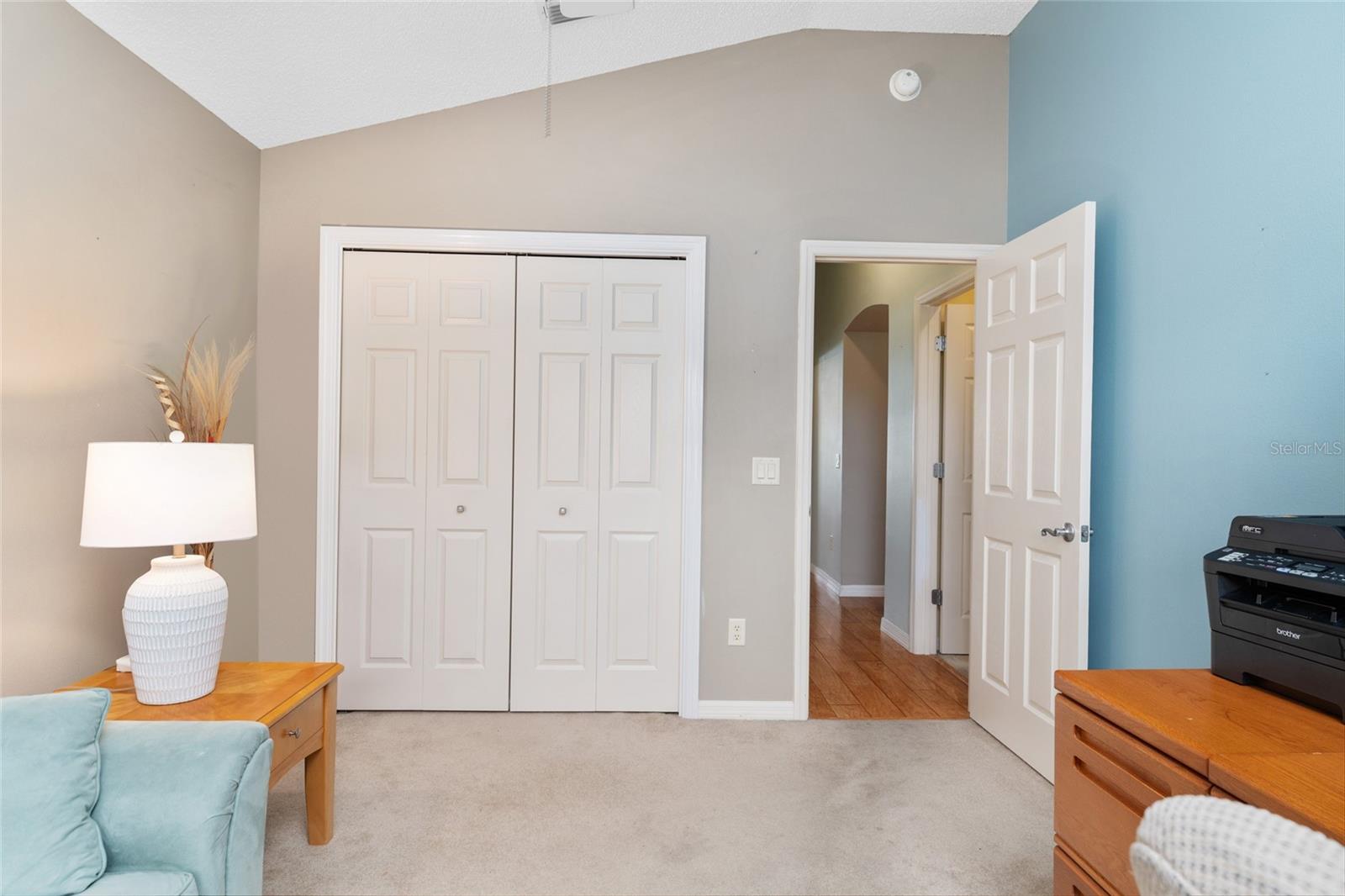 Listing photo id 23 for 1731 Mount Carmel Terrace