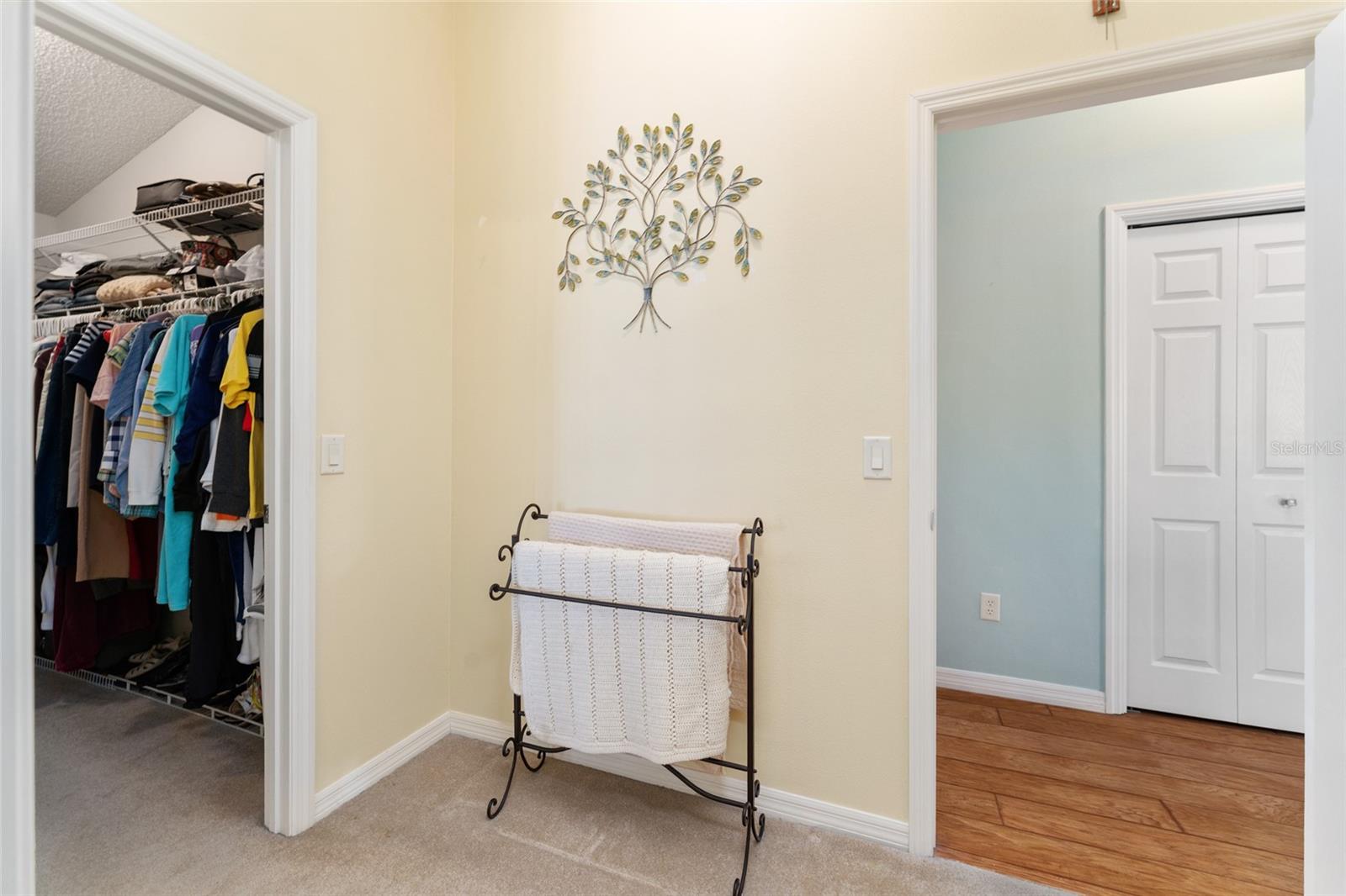 Listing photo id 32 for 1731 Mount Carmel Terrace