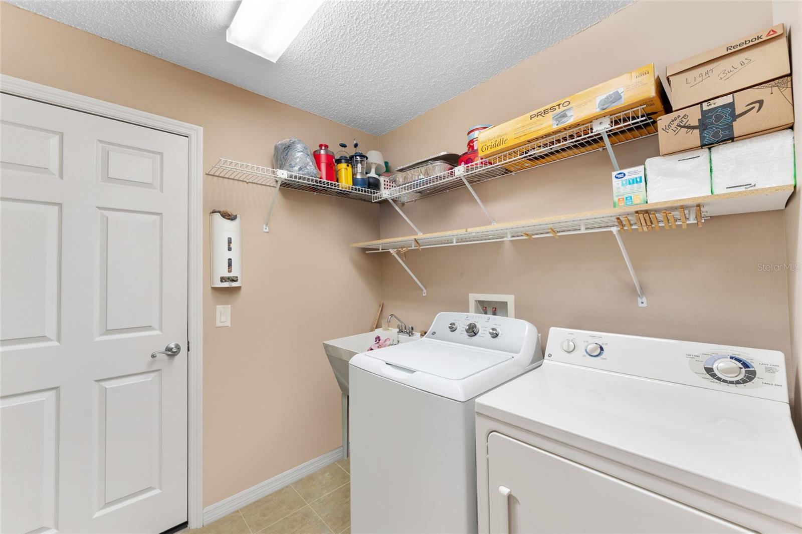 Listing photo id 33 for 1731 Mount Carmel Terrace