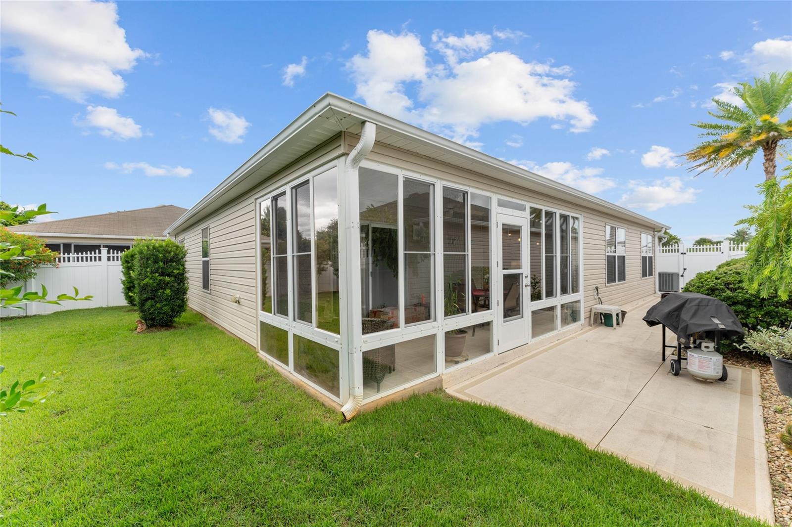 Listing photo id 36 for 1731 Mount Carmel Terrace