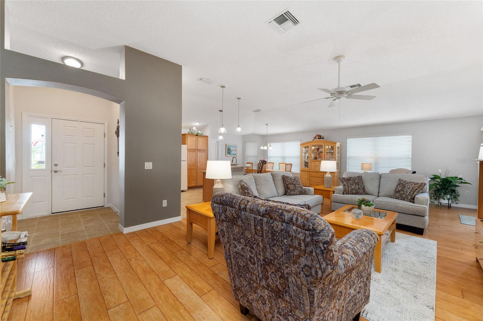 Listing photo id 4 for 1731 Mount Carmel Terrace