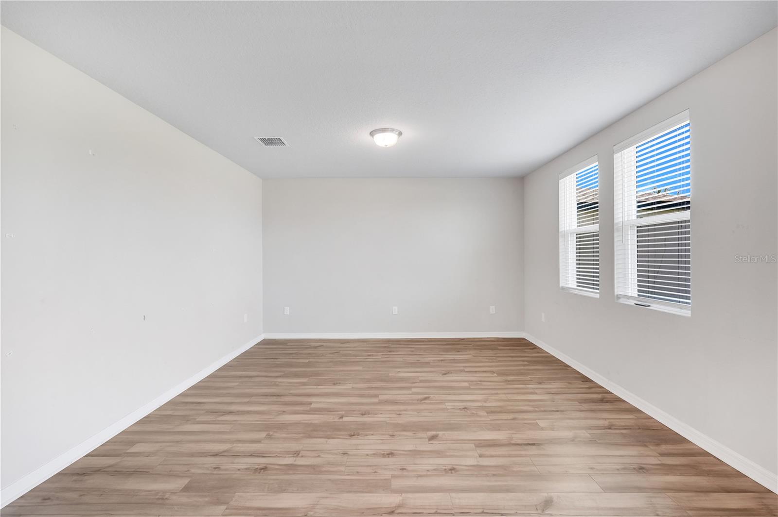 Image 11 of 39 For 341 Guadlupe Street