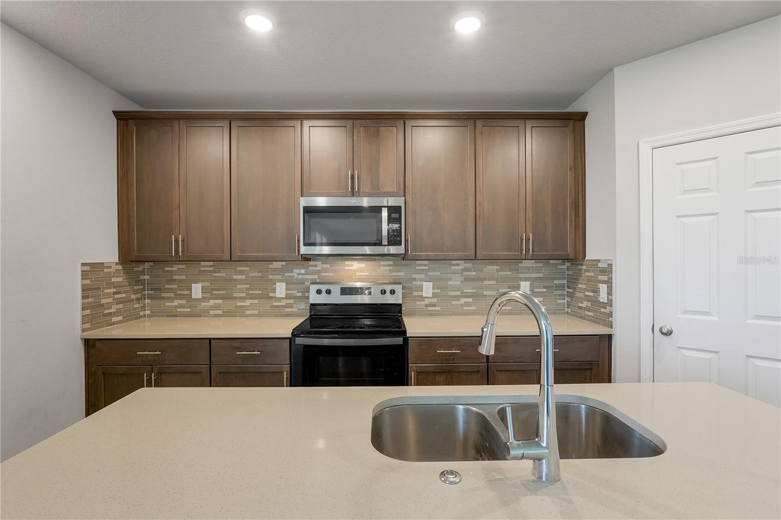 Image 8 of 39 For 341 Guadlupe Street