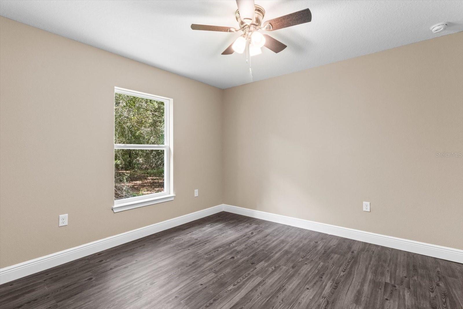 Listing photo id 11 for 7946 Manville Road