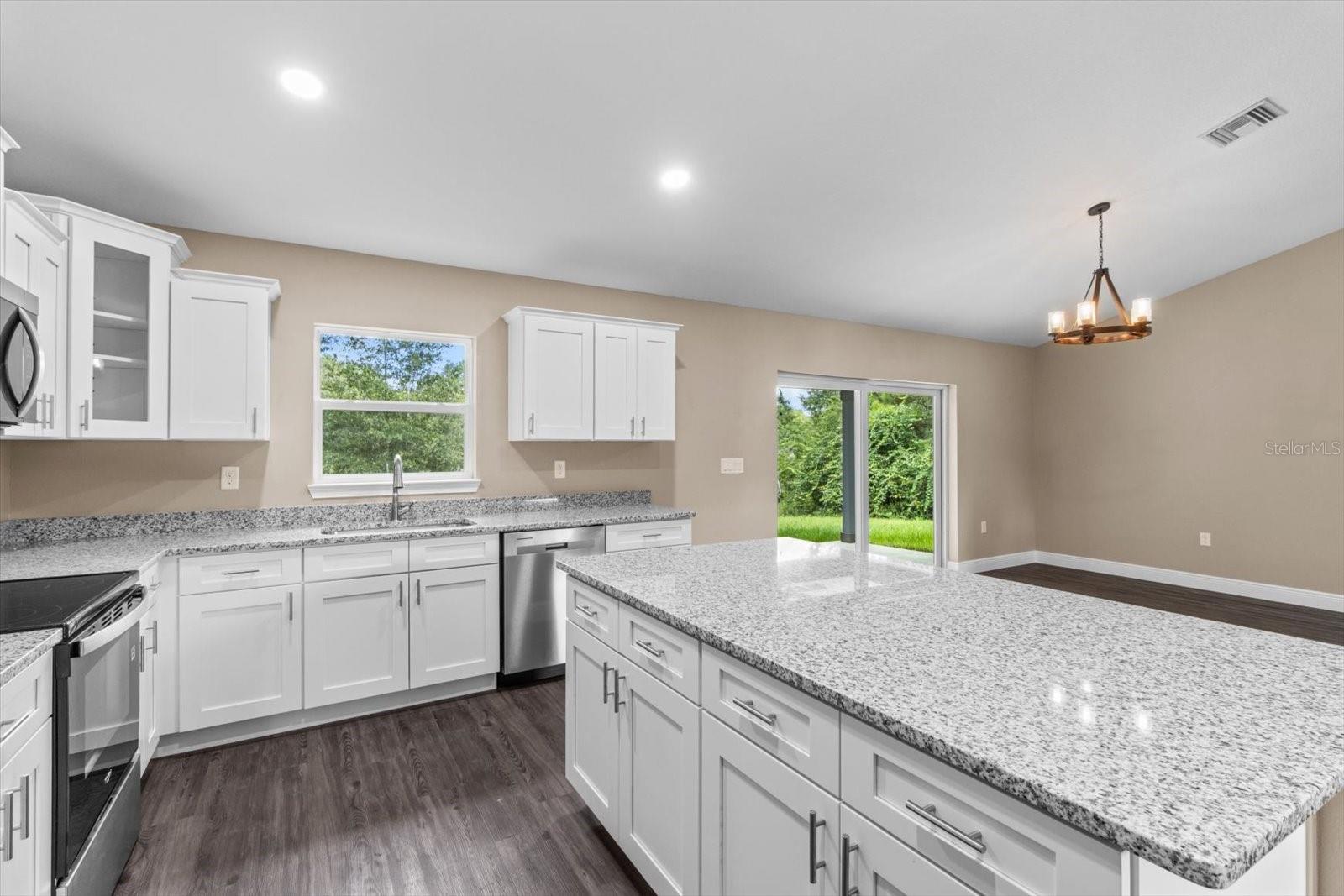 Listing photo id 1 for 7946 Manville Road