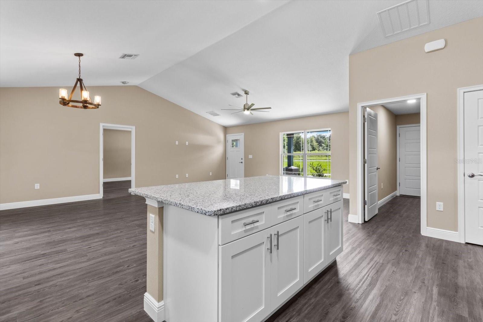 Listing photo id 2 for 7946 Manville Road