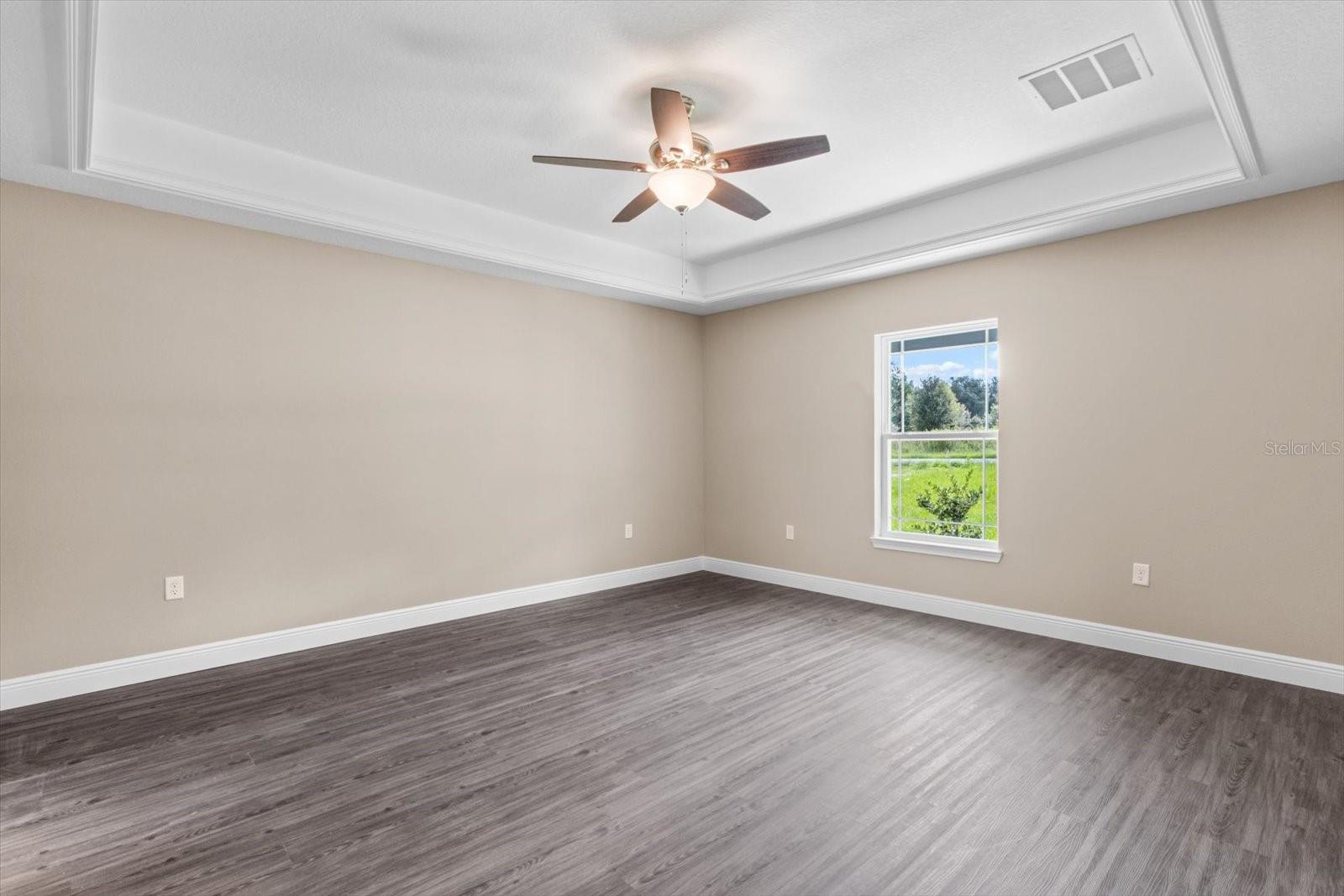 Listing photo id 3 for 7946 Manville Road