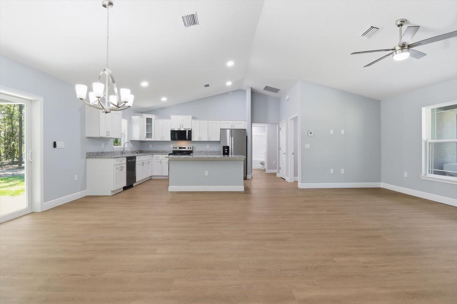 Listing photo id 8 for 9923 Baldwin Terrace