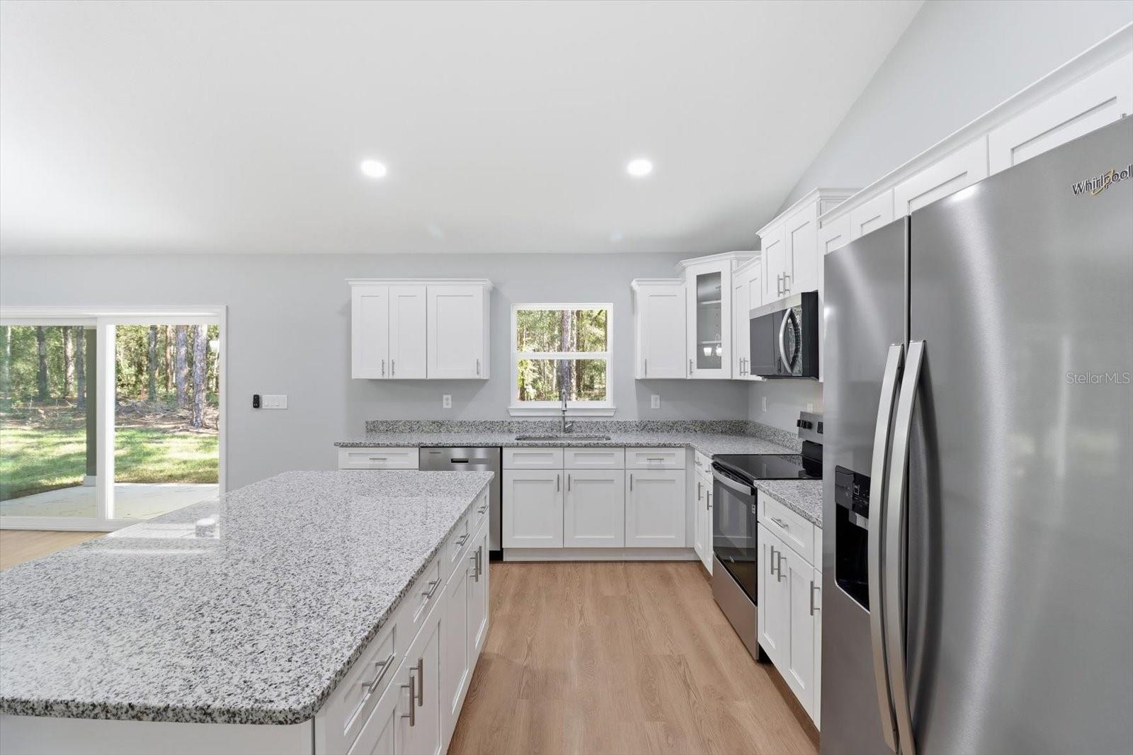 Listing photo id 11 for 9923 Baldwin Terrace