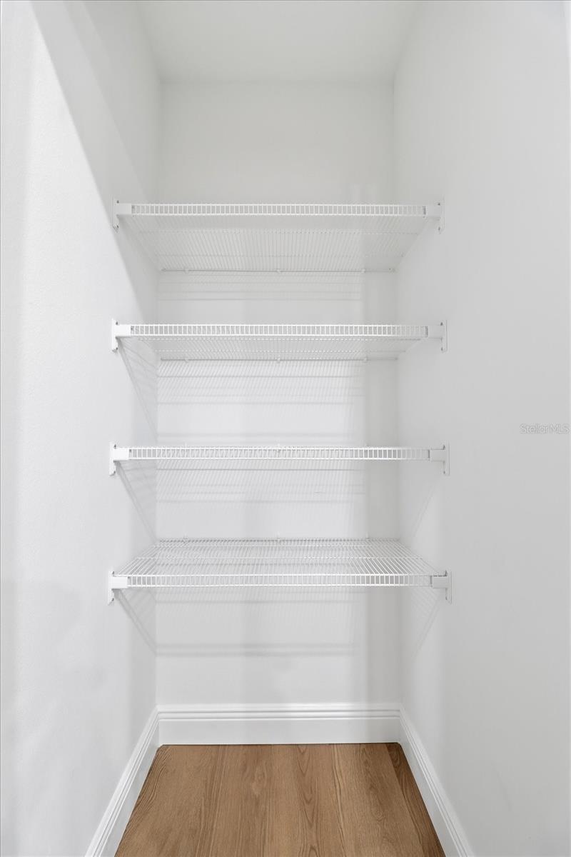 Listing photo id 15 for 9923 Baldwin Terrace