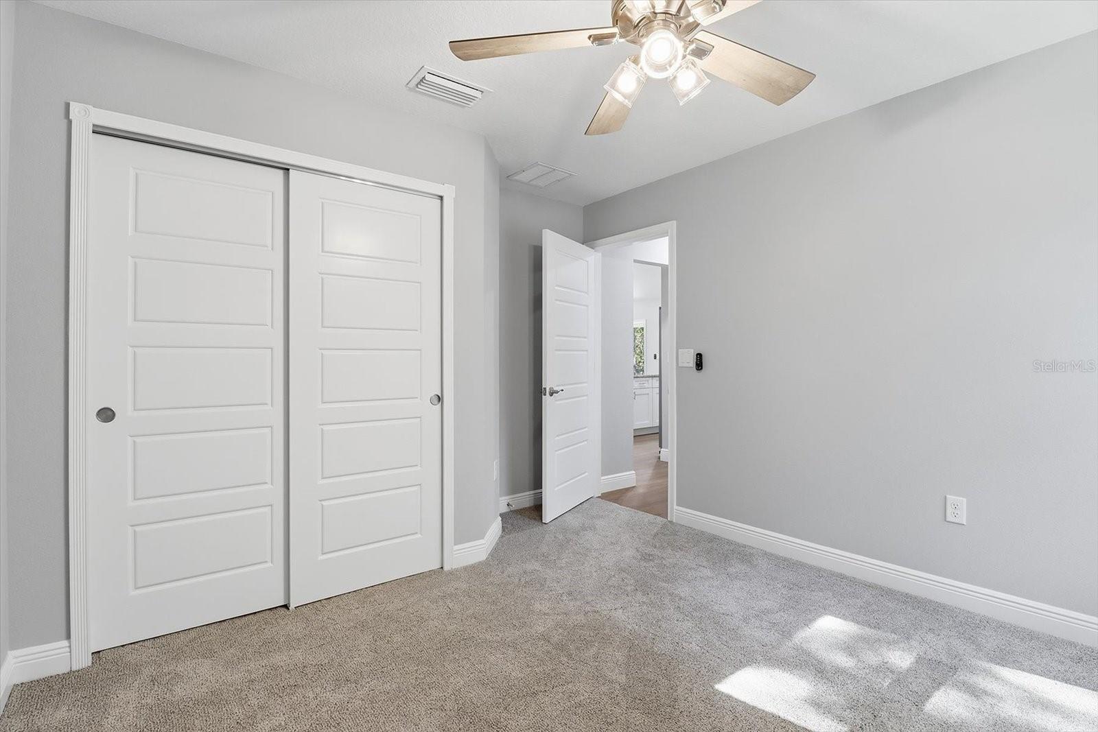 Listing photo id 17 for 9923 Baldwin Terrace