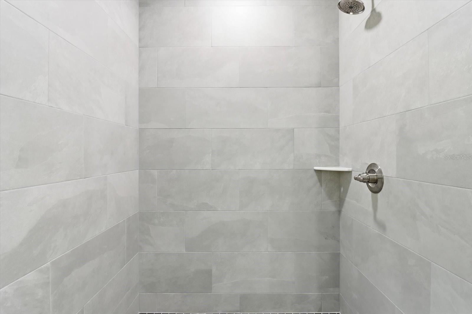 Listing photo id 25 for 9923 Baldwin Terrace