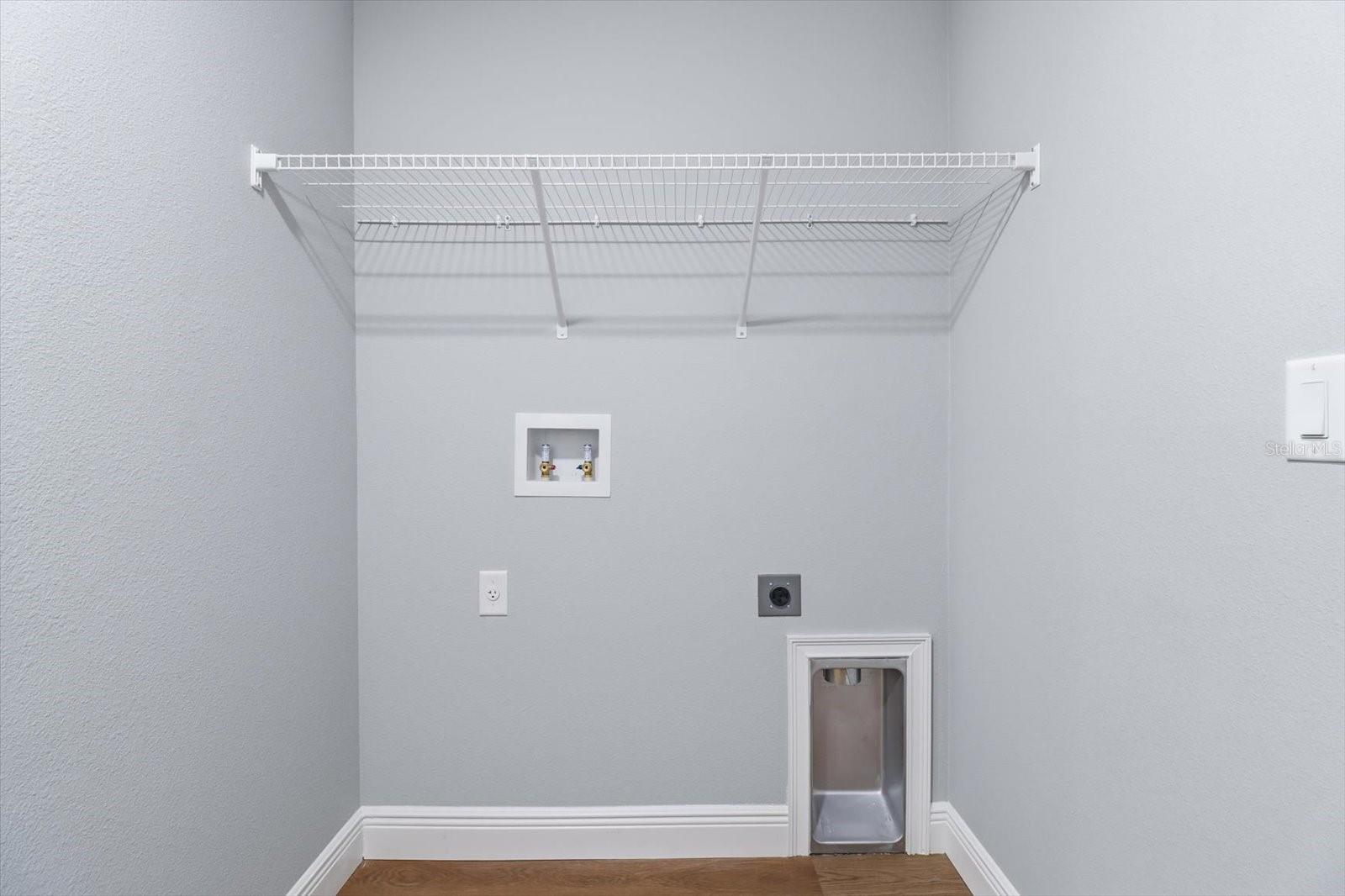 Listing photo id 26 for 9923 Baldwin Terrace