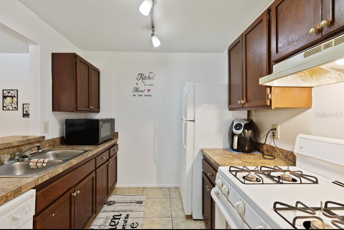 Image 3 of 11 For 2035 Dixie Belle Drive 2035m
