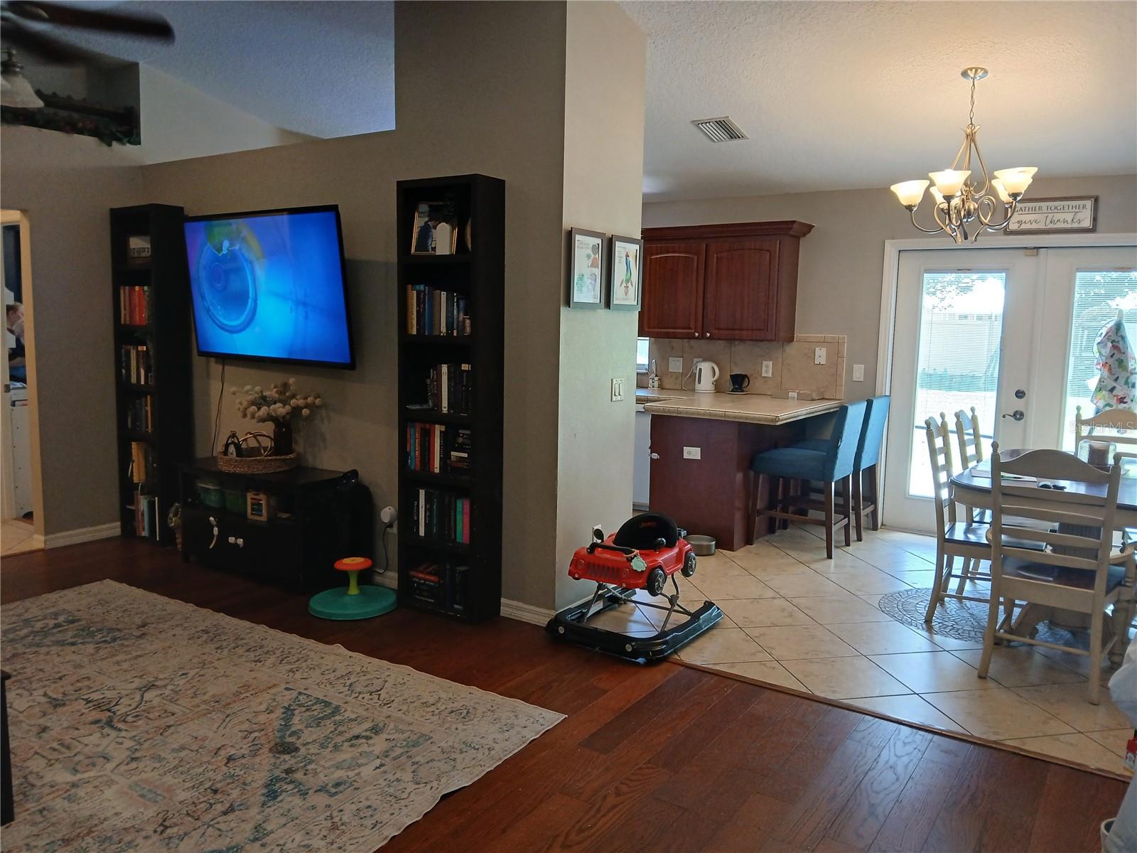 Image 4 of 11 For 309 Westwood Street