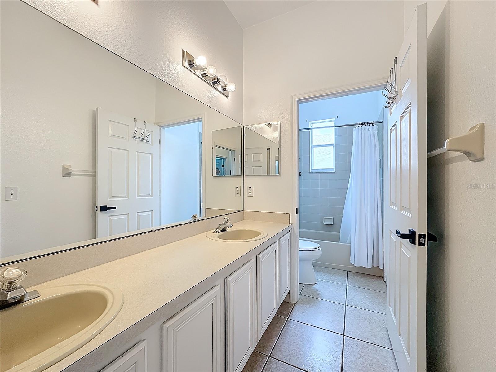 Image 22 of 100 For 2421 Cimmaron Ash Way