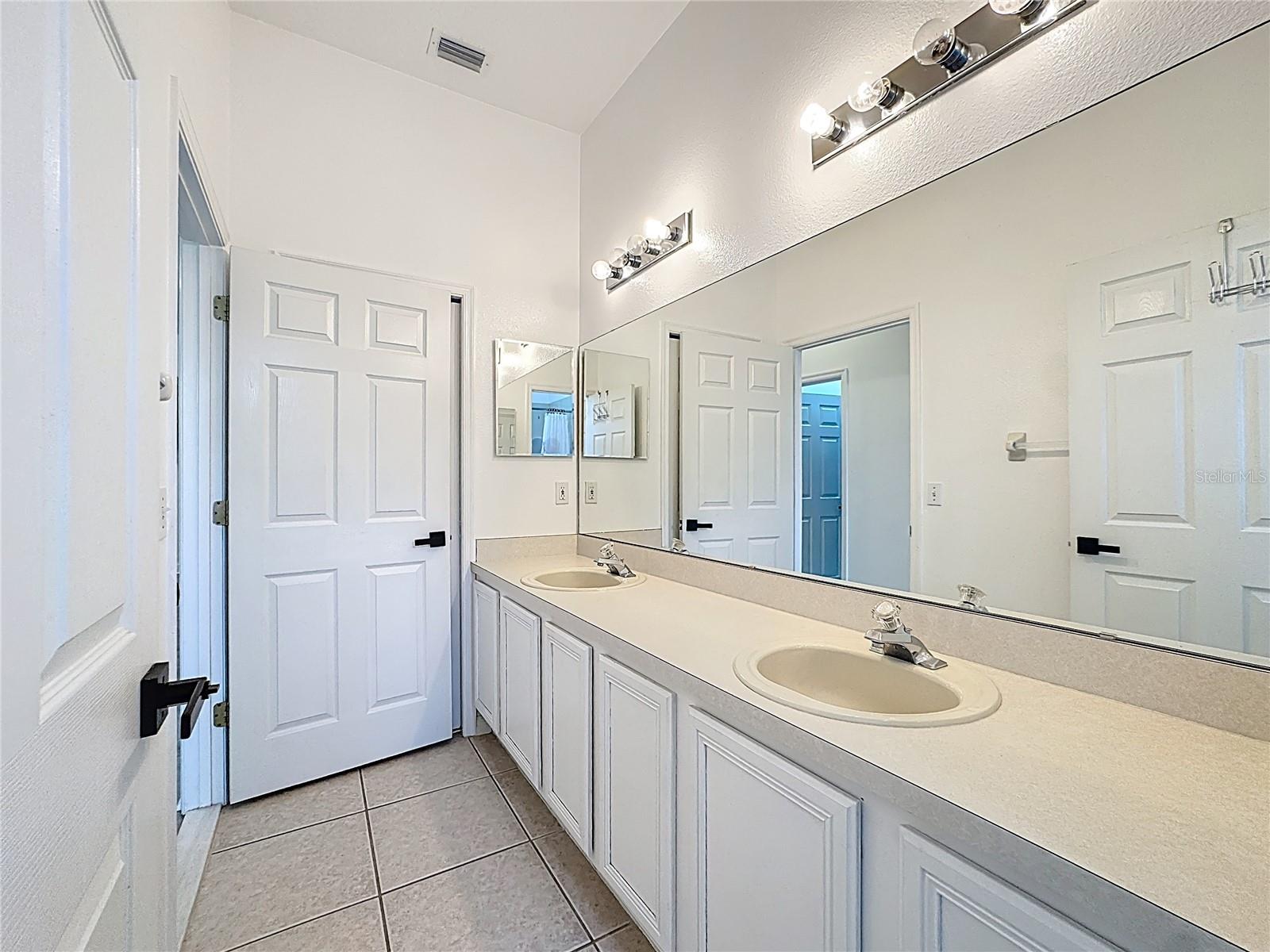 Image 28 of 100 For 2421 Cimmaron Ash Way