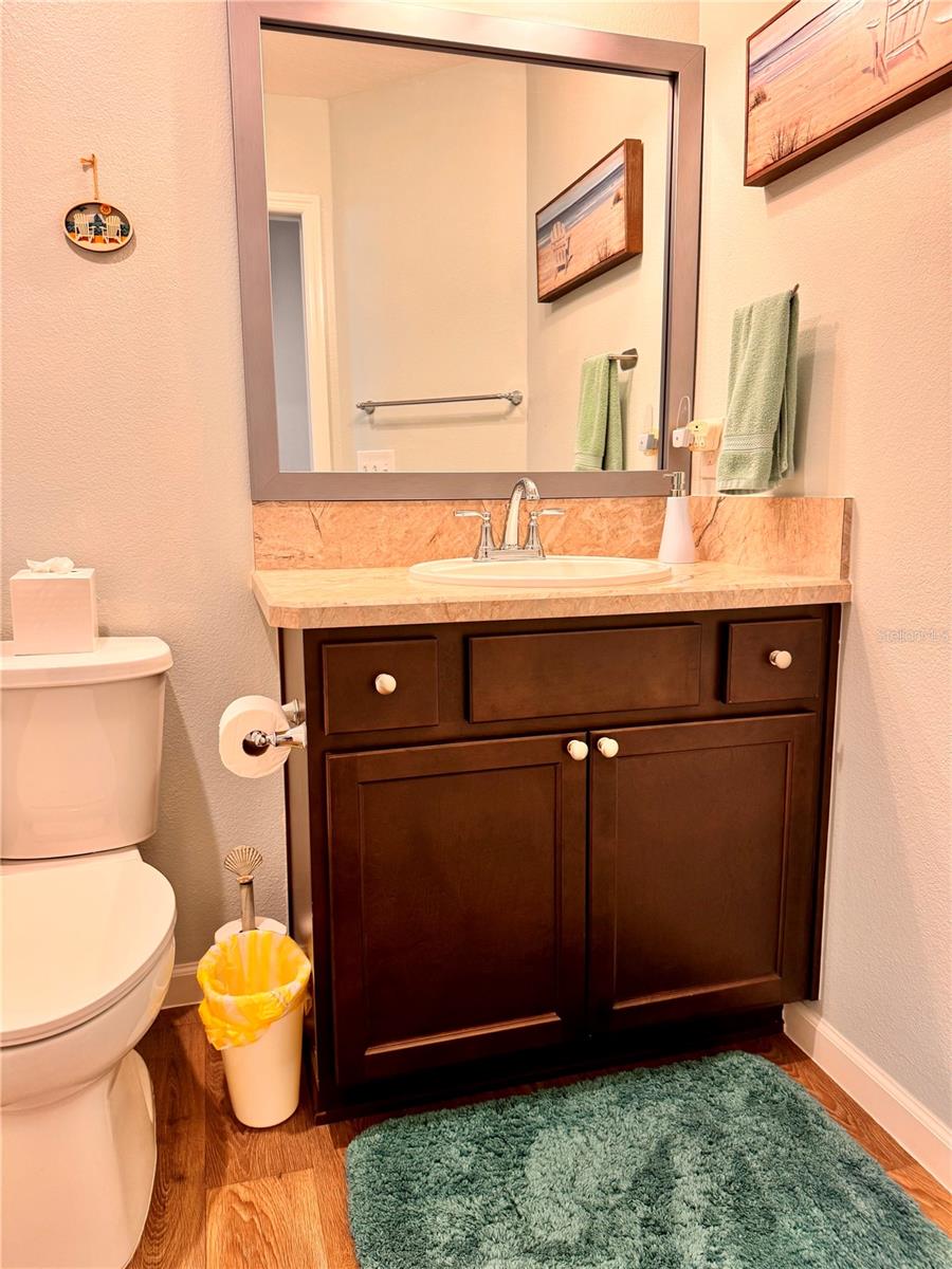 Image 21 of 27 For 767 Barron Place