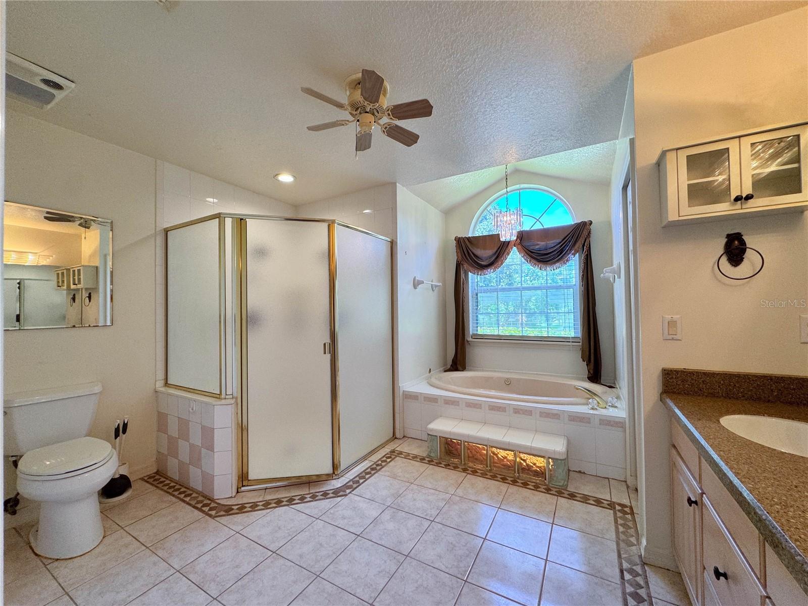 Image 16 of 51 For 14933 Thoroughbred Ln