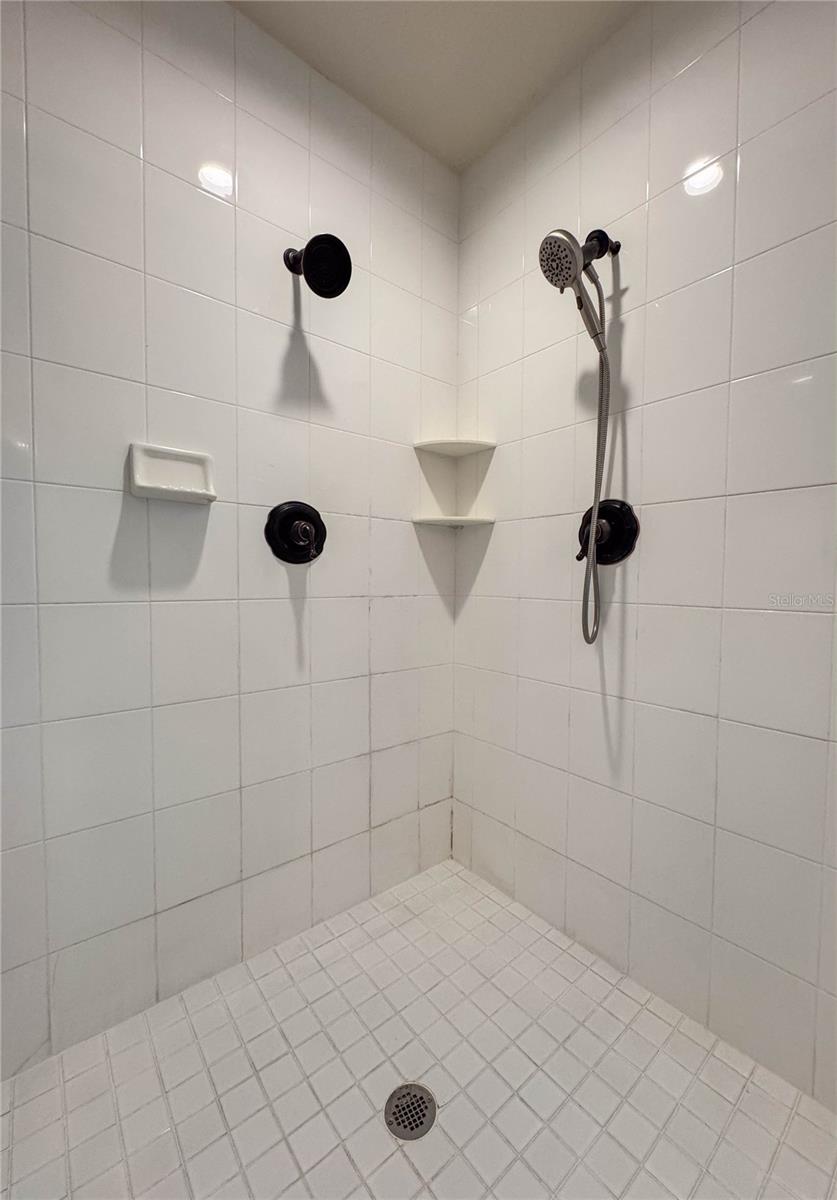Image 18 of 51 For 14933 Thoroughbred Ln