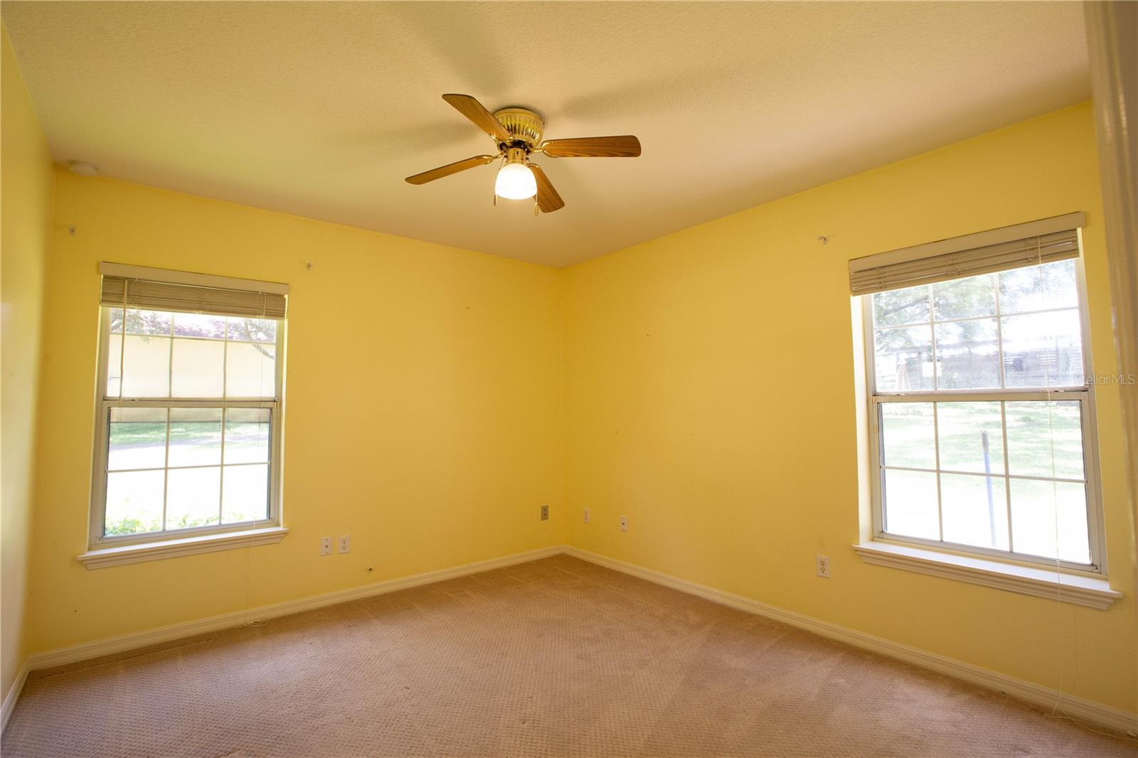 Image 19 of 51 For 14933 Thoroughbred Ln