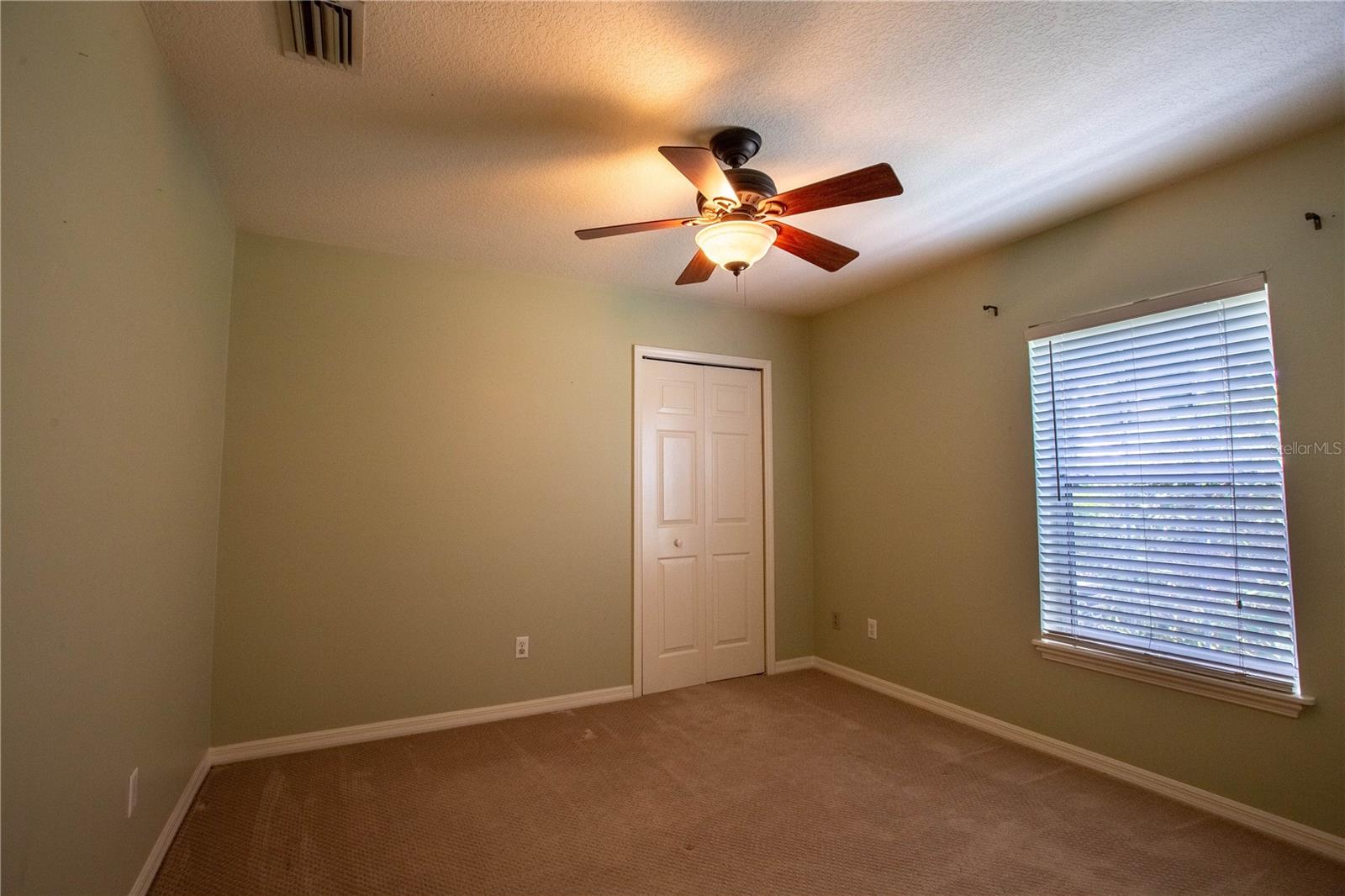 Image 22 of 51 For 14933 Thoroughbred Ln