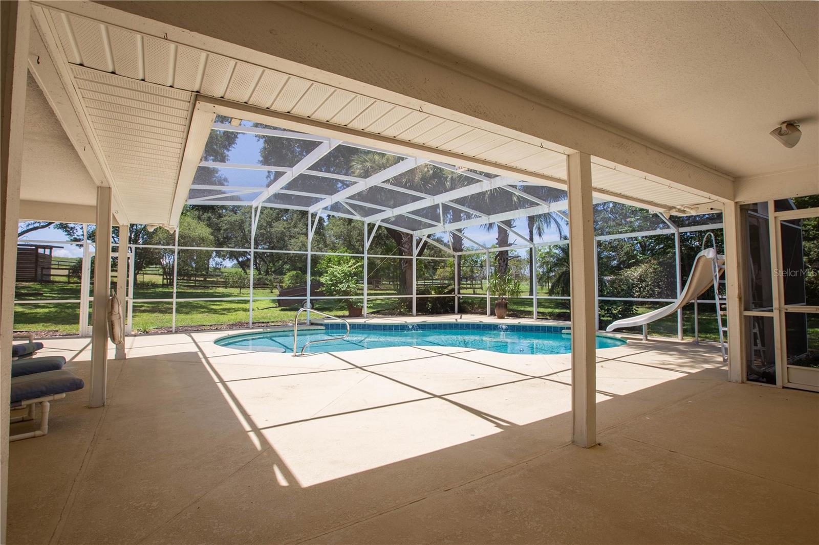 Image 28 of 51 For 14933 Thoroughbred Ln