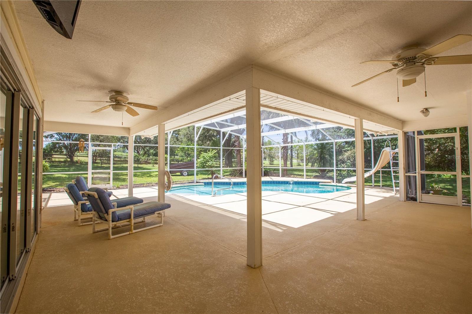 Image 29 of 51 For 14933 Thoroughbred Ln