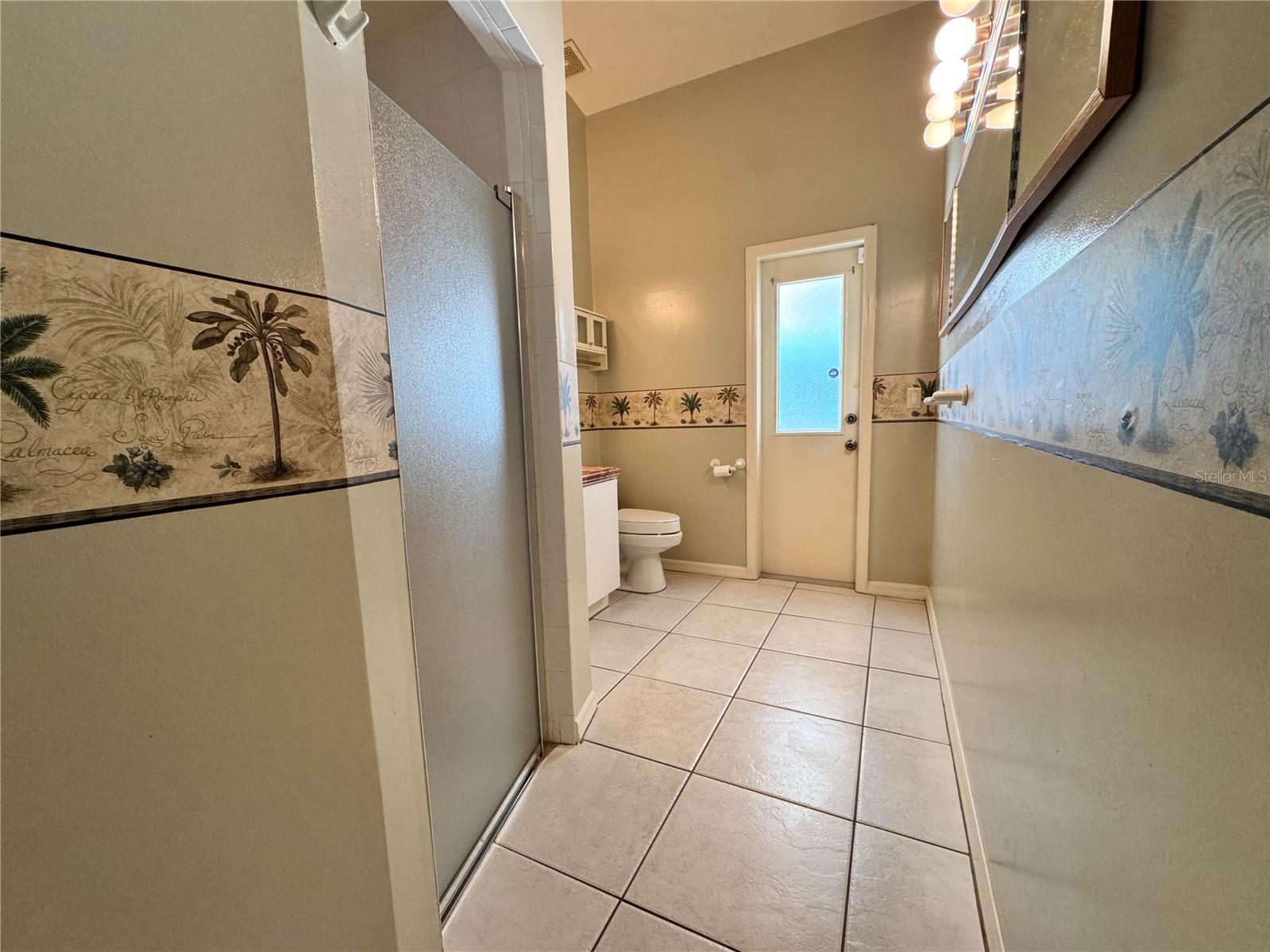 Image 32 of 51 For 14933 Thoroughbred Ln