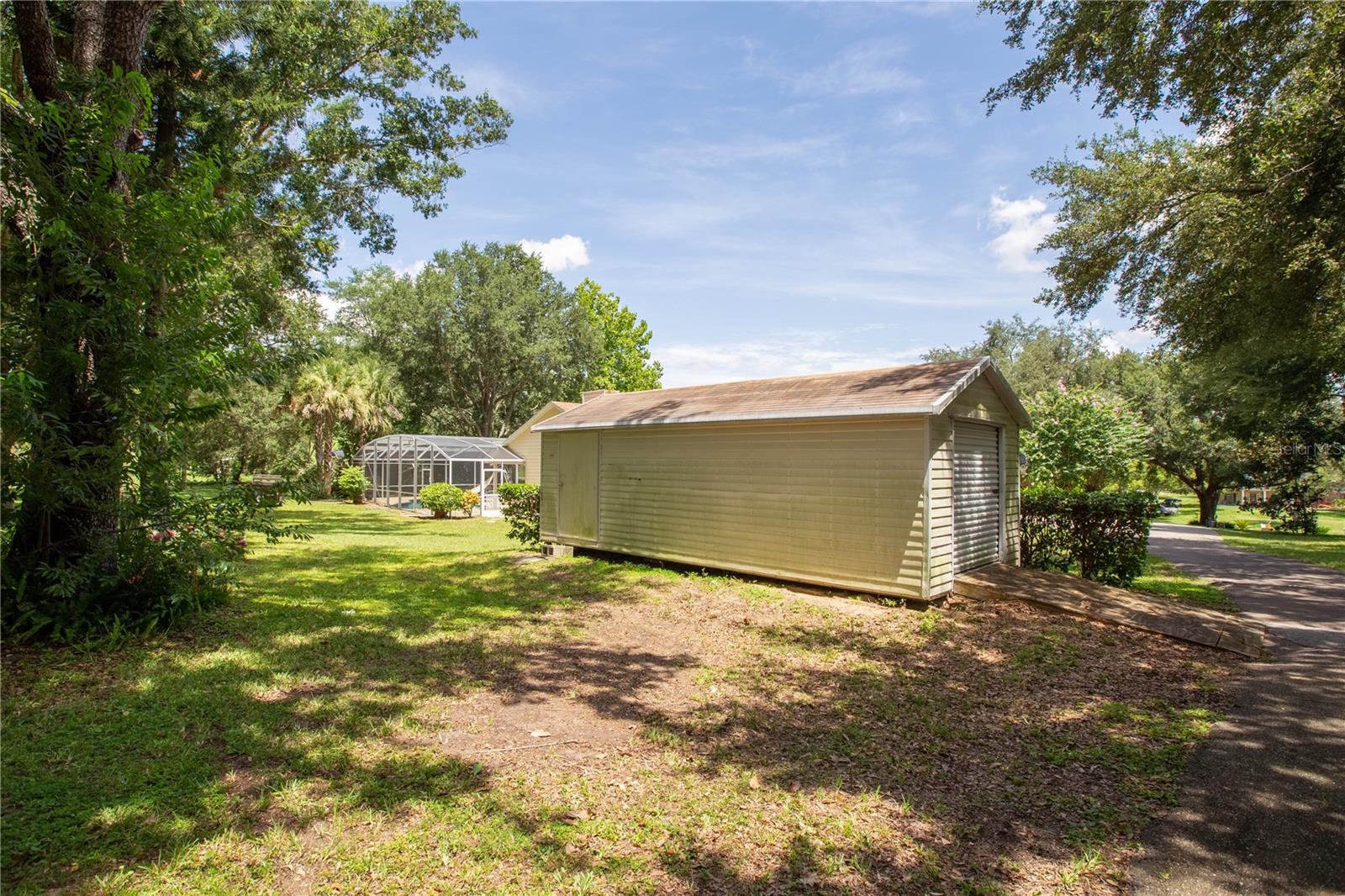 Image 37 of 51 For 14933 Thoroughbred Ln