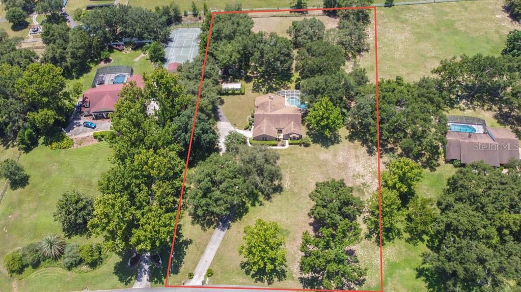 Image 4 of 51 For 14933 Thoroughbred Ln